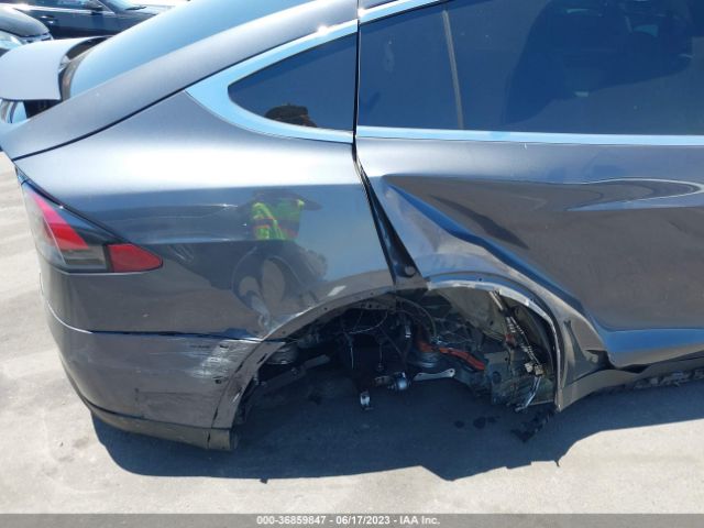 Tesla Model X 75d/100d/p100d 2018 5YJXCBE20JF090524 Image 13