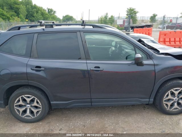 JF2SKAEC1KH414499 Subaru Forester Premium