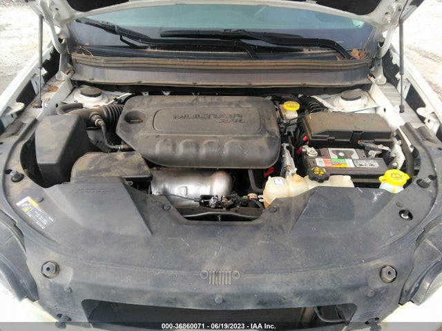 1C4PJLCB3KD488236 Jeep Cherokee Latitude