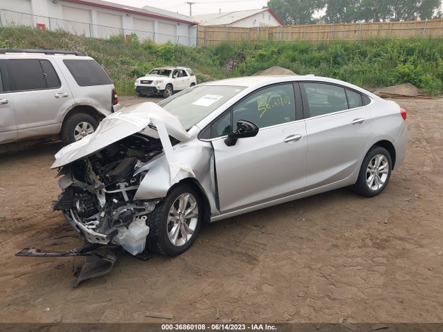 Chevrolet CRUZE LT 2019 1G1BE5SM0K7114297 Image 2
