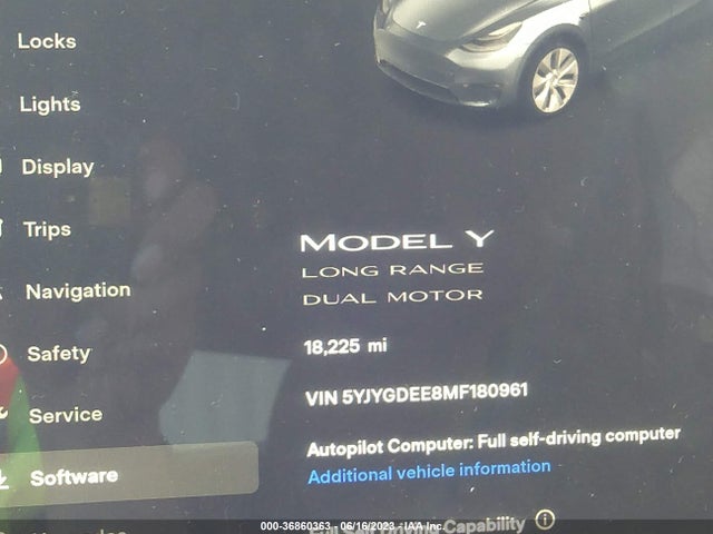Tesla Model Y Long Range 2021 5YJYGDEE8MF180961 Image 13