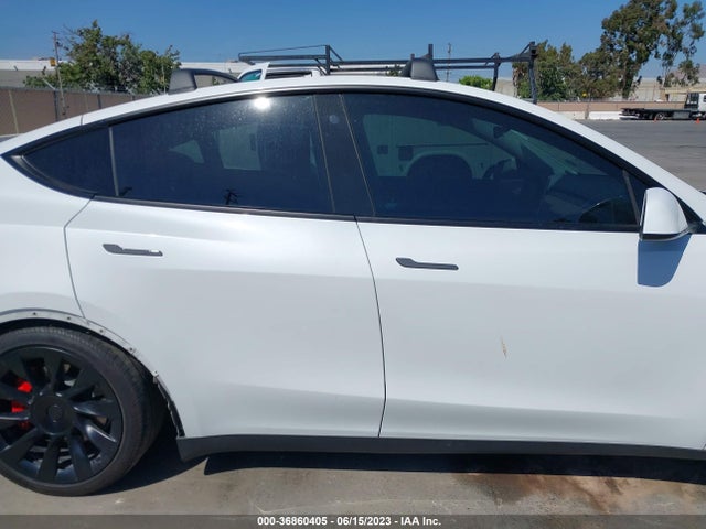 Tesla Model Y Long Range 2022 7SAYGDEE1NF324158 Image 6