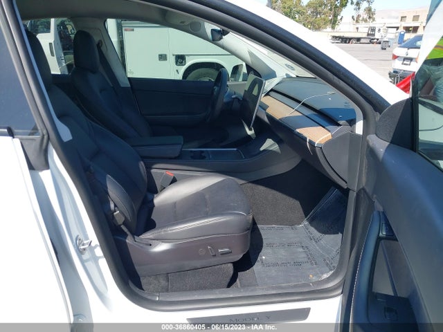 Tesla Model Y Long Range 2022 7SAYGDEE1NF324158 Image 12