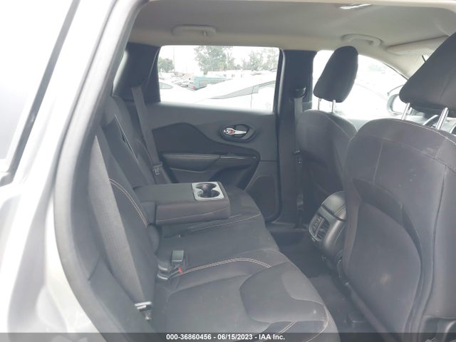 1C4PJLCB1FW655557 Jeep Cherokee Latitude
