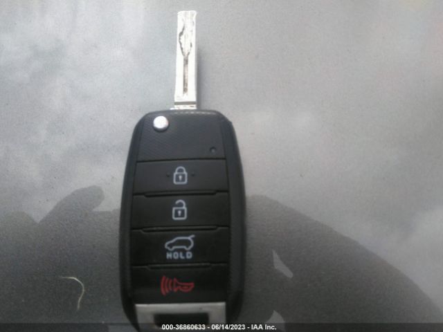 KNDJN2A27F7158806 KIA Soul Base