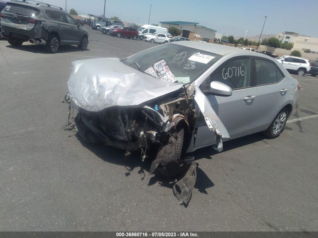 Toyota COROLLA LE 2018 2T1BURHE8JC072590 Image 2