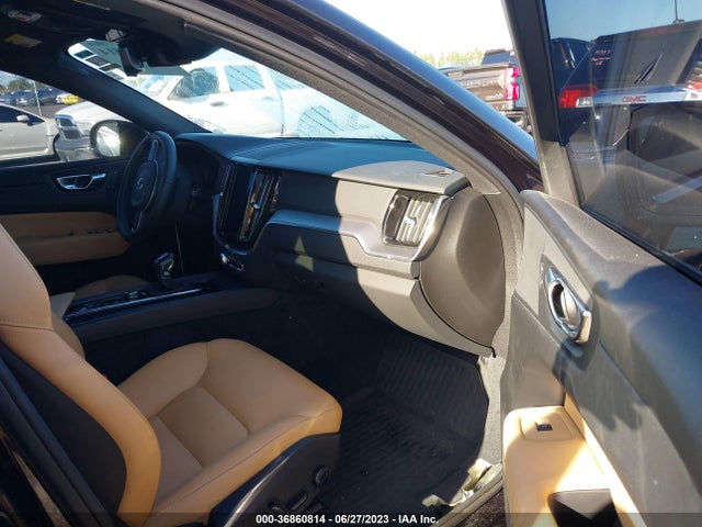 2020 VOLVO XC60 T5 MO VIN: YV4102DK3L1576169
