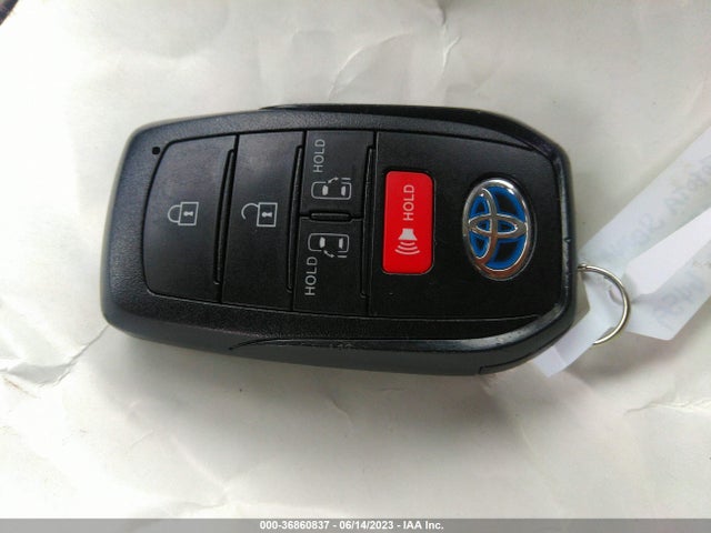 Toyota SIENNA LE 2021 5TDKRKEC3MS066459 Image 3