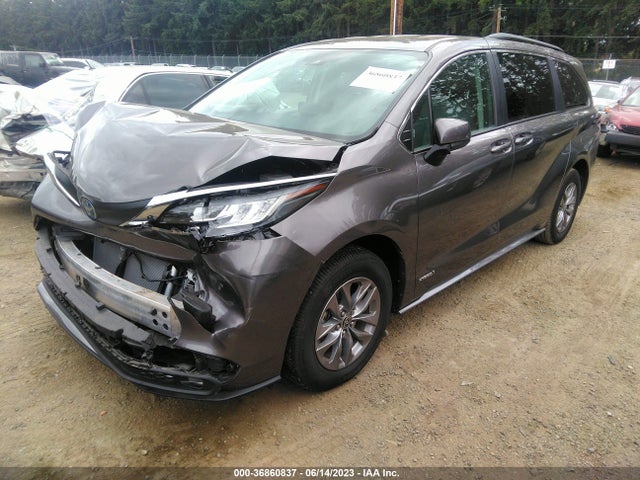 Toyota SIENNA LE 2021 5TDKRKEC3MS066459 Image 2