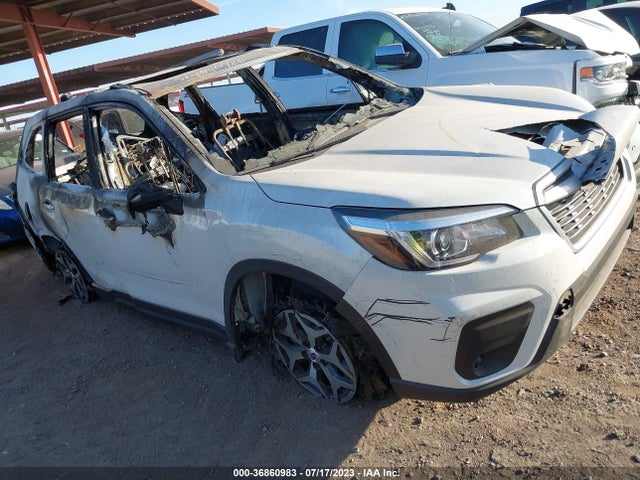 JF2SKAEC9KH495798 Subaru Forester Premium