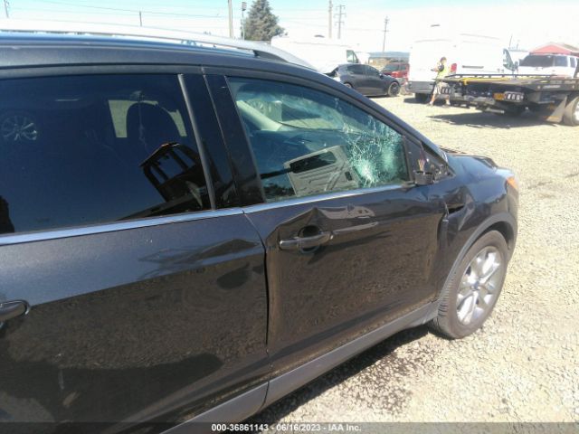 1FMCU0J96GUB72854 Ford Escape Titanium