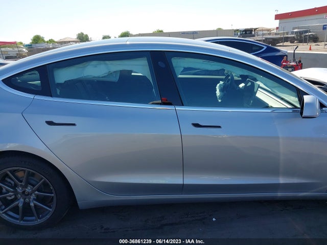Tesla Model 3 Long Range 2018 5YJ3E1EB6JF074007 Image 5