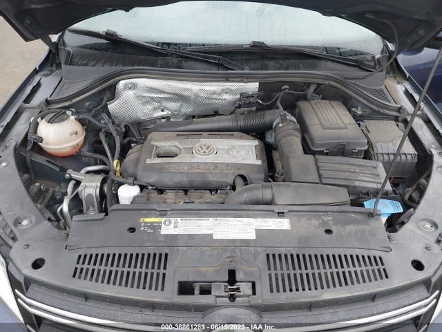 WVGAV7AXXFW562564 Volkswagen TIGUAN SE