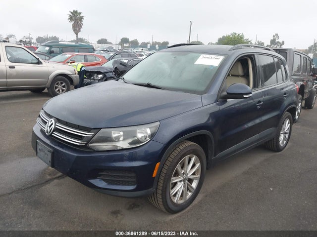 WVGAV7AXXFW562564 Volkswagen TIGUAN SE