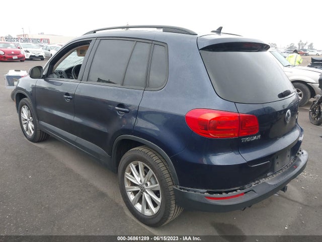 WVGAV7AXXFW562564 Volkswagen TIGUAN SE