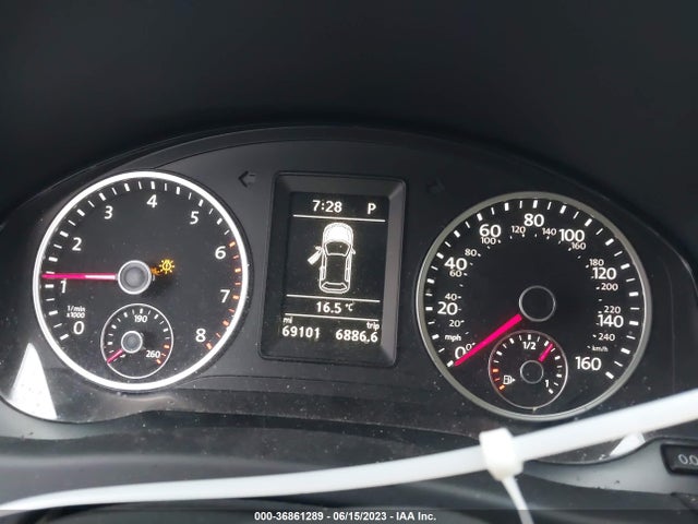 WVGAV7AXXFW562564 Volkswagen TIGUAN SE