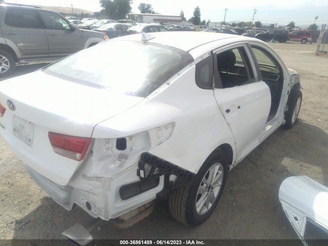 KIA Optima Lx 2018 5XXGT4L32JG243554 Image 11