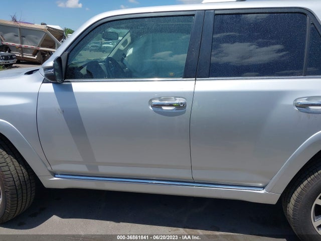 Toyota 4RUNNER SR5 2018 JTEBU5JR6J5517343 Image 5