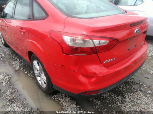 1FADP3F27EL283127 Ford FOCUS SE