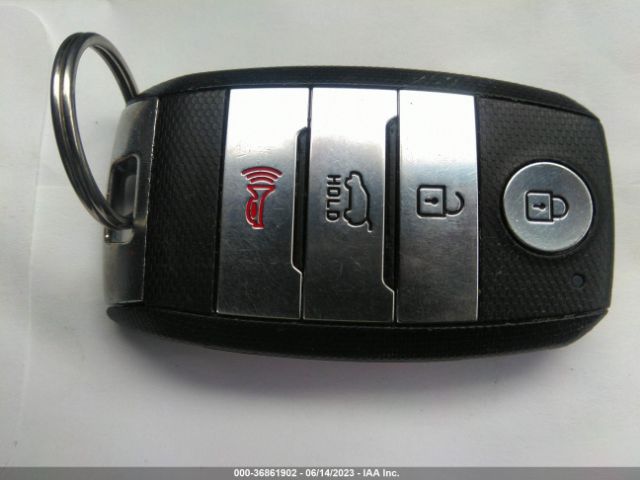 KNDCB3LC1H5098856 KIA NIRO LX