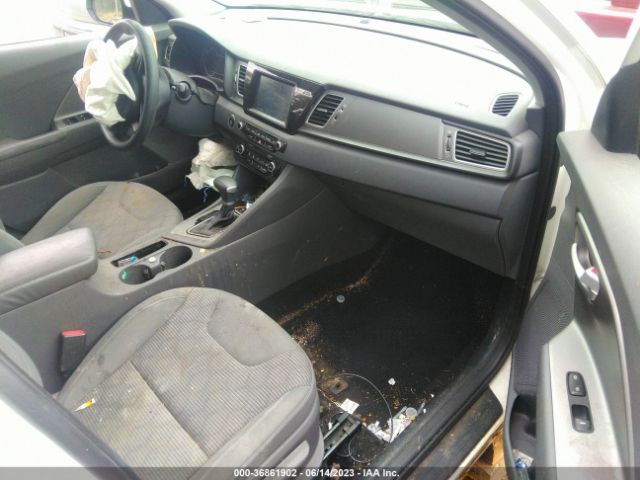 KNDCB3LC1H5098856 KIA NIRO LX