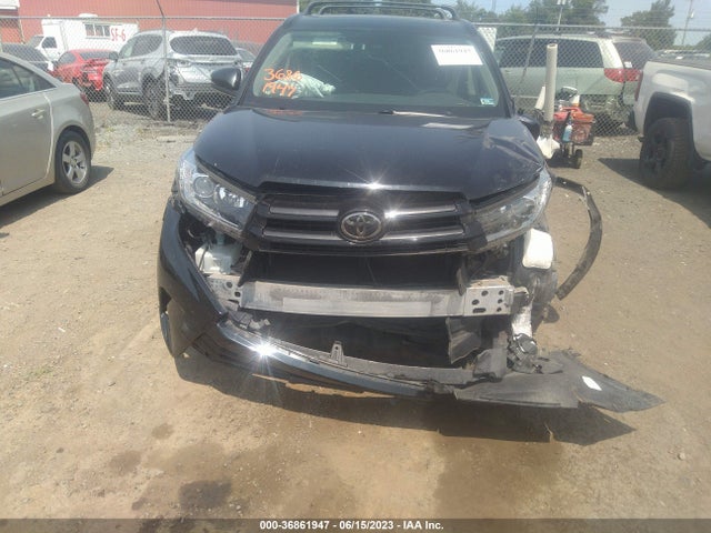 2018 TOYOTA HIGHLANDER SE VIN: 5TDJZRFH2JS489608