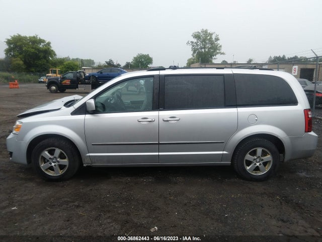 2010 DODGE GRAND CARAVAN SXT VIN: 2D4RN5D17AR175073