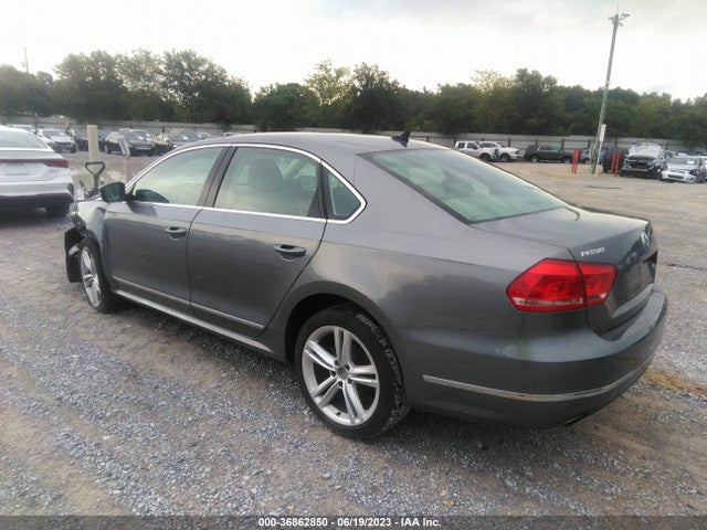 1VWBT7A30FC038737 Volkswagen Passat 1.8t Se W/sunroof & Nav