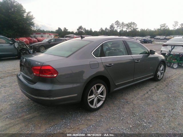 1VWBT7A30FC038737 Volkswagen Passat 1.8t Se W/sunroof & Nav