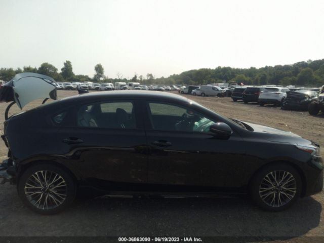 3KPF54AD7PE546140 KIA Forte Gt-line