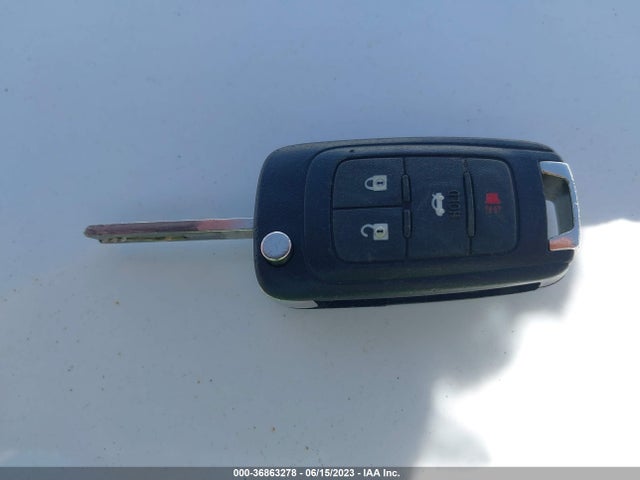 Chevrolet SONIC LS 2016 1G1JA5SH8G4104331 Image 3