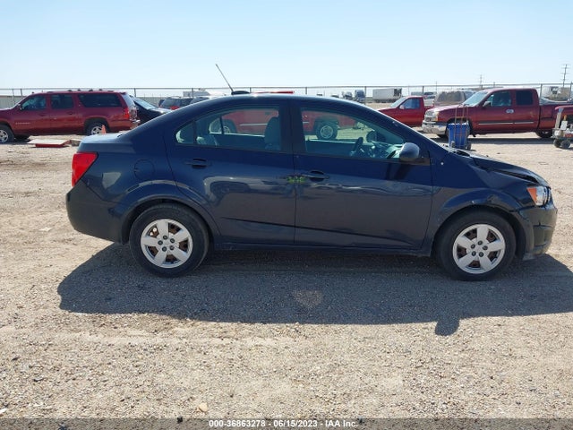 Chevrolet SONIC LS 2016 1G1JA5SH8G4104331 Image 5