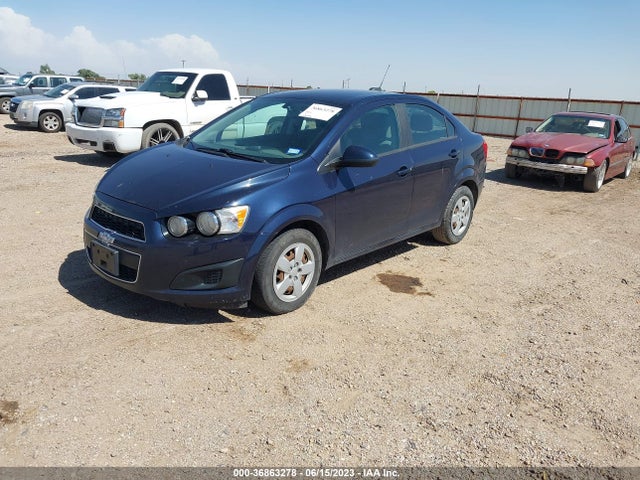 Chevrolet SONIC LS 2016 1G1JA5SH8G4104331 Image 2