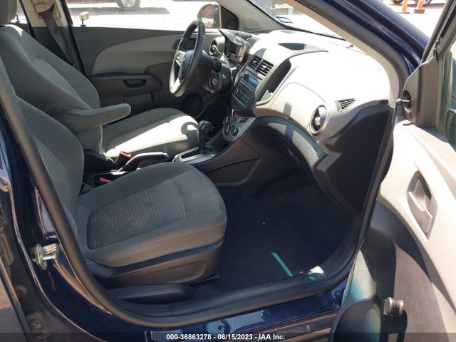 Chevrolet SONIC LS 2016 1G1JA5SH8G4104331 Image 11
