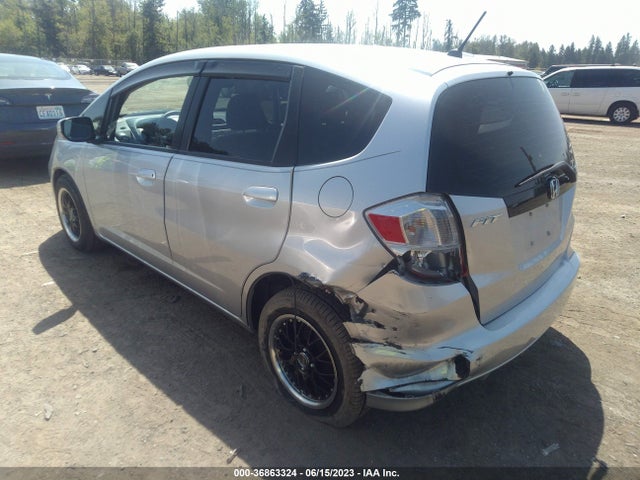 2013 HONDA FIT VIN: JHMGE8H3XDC077443