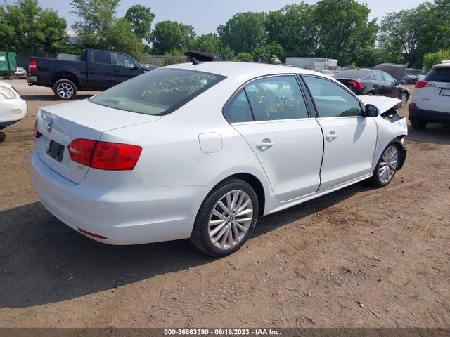3VWL17AJ2EM409063 Volkswagen Jetta Sedan Sel