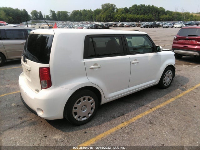 2015 SCION XB VIN: JTLZE4FE8FJ077063