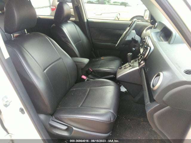 2015 SCION XB VIN: JTLZE4FE8FJ077063