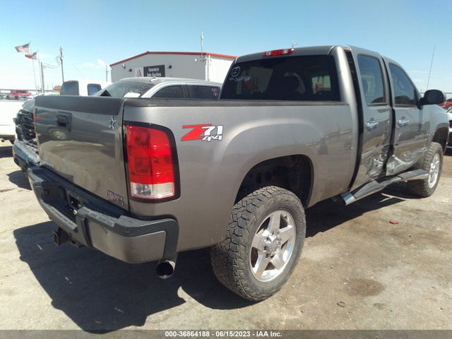 2013 GMC SIERRA 2500HD DENALI VIN: 1GT125E80DF178777