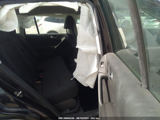 WVGAV7AX1HK049133 Volkswagen TIGUAN