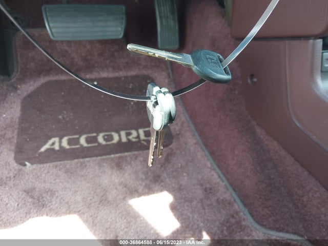 1990 HONDA ACCORD LX/EX VIN: 1HGCB7653LA089890