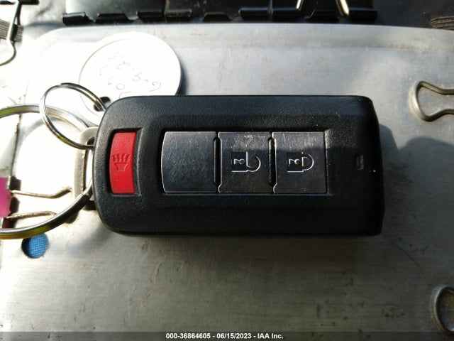 JA4AD3A39GZ007077 Mitsubishi Outlander Se/sel