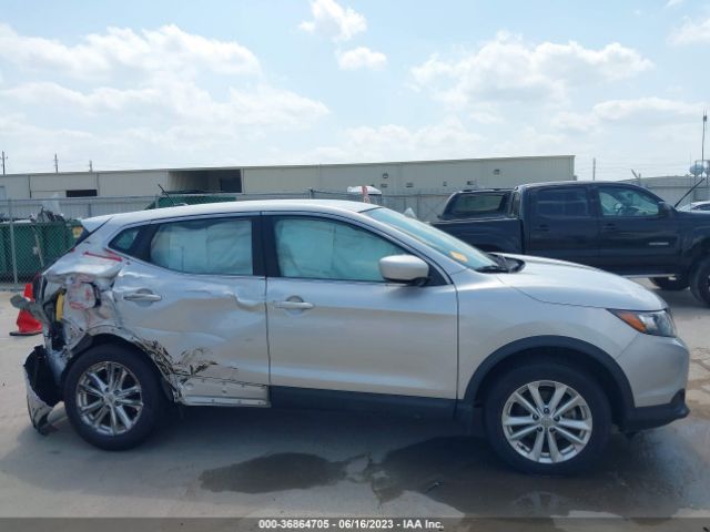 JN1BJ1CR0HW133083 Nissan Rogue Sport S