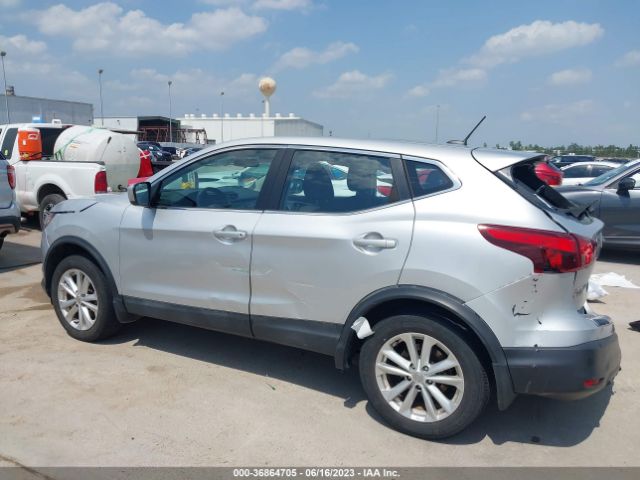 JN1BJ1CR0HW133083 Nissan Rogue Sport S