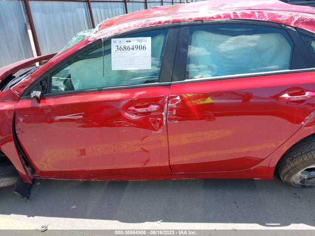 2019 KIA FORTE LXS VIN: 3KPF24AD7KE082946