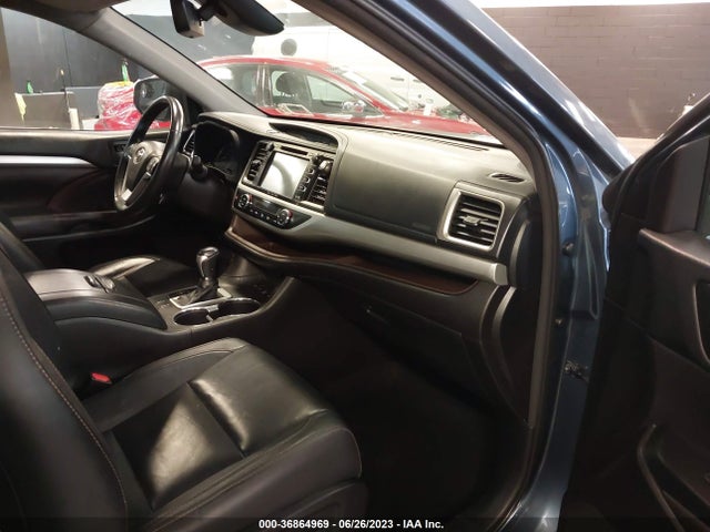2018 TOYOTA HIGHLANDER SE/XLE VIN: 5TDJZRFH5JS830791