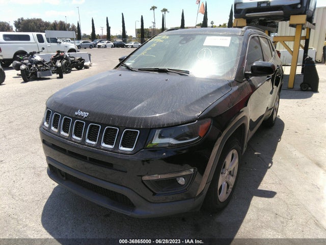 3C4NJCBB3JT285865 Jeep Compass Latitude