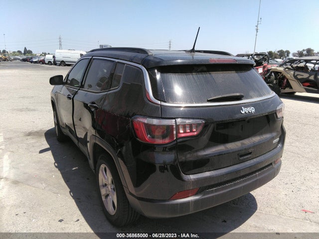 3C4NJCBB3JT285865 Jeep Compass Latitude