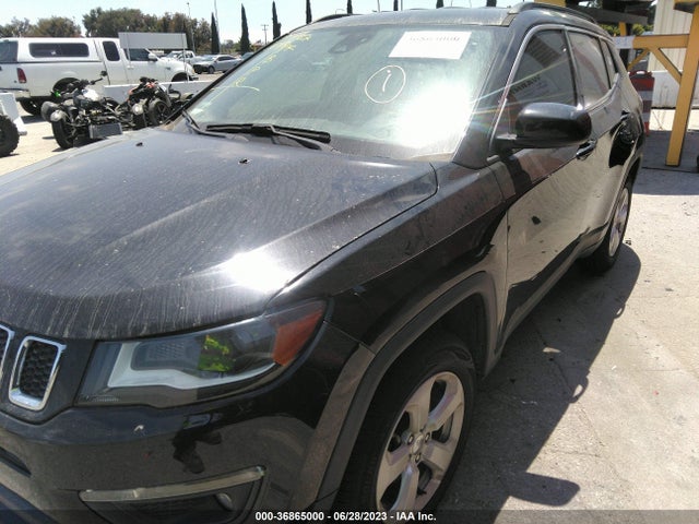 3C4NJCBB3JT285865 Jeep Compass Latitude