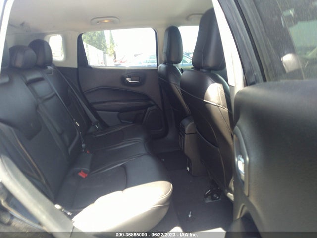3C4NJCBB3JT285865 Jeep Compass Latitude